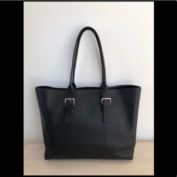 Louis Vuitton 
Voyage Tote
Black Taurillon Leather - Picture 2 of 12